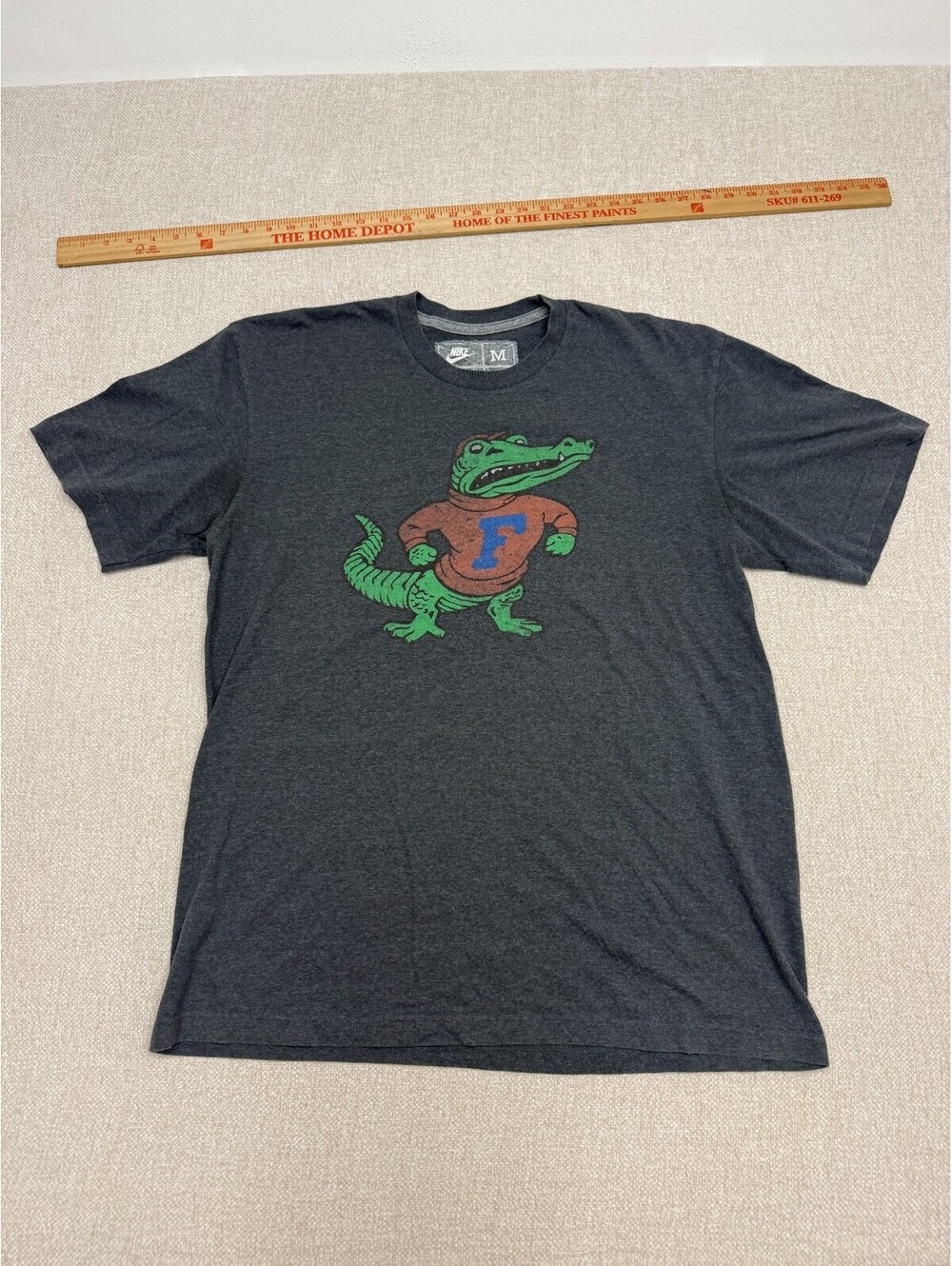 Nike Mens Medium Dark Charcoal Florida Gators Vintage Mascot Graphic T-Shirt